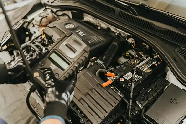 Kota Samarinda Cara Merawat Aki Mobil agar Tahan Lama dan Tidak Mudah Soak