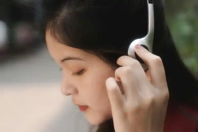 Kota Samarinda Headset Wireless Terbaik untuk Gaming dan Musik Tanpa Delay
