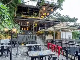 Kota Samarinda Teras Roemah Samarinda Nongkrong Santai dengan Pemandangan Kota dari Ketinggian